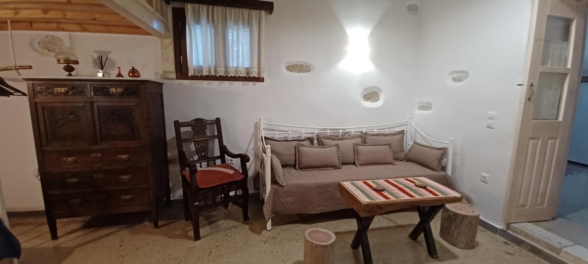 Imellos Aperathos